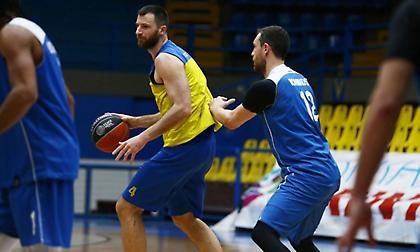 Εν αναμονή του φιλικού στο Περιστέρι…