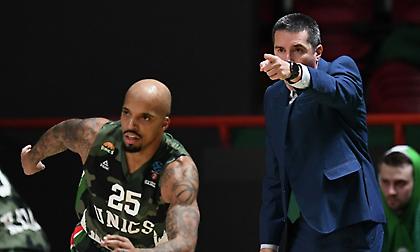 Πρόεδρος Ούνιξ: «Θέλουμε να παραμείνει ο Πρίφτης»