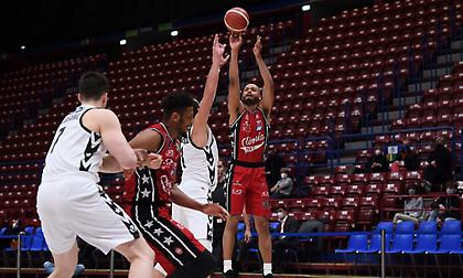 «Γονάτισε» τη Βίρτους με σούπερ Σιλντς-ΛεΝτέι η Αρμάνι!