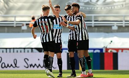 Σόκαρε τη Γουέστ Χαμ και της δυσκολεύει το «σεντόνι» η Νιούκαστλ