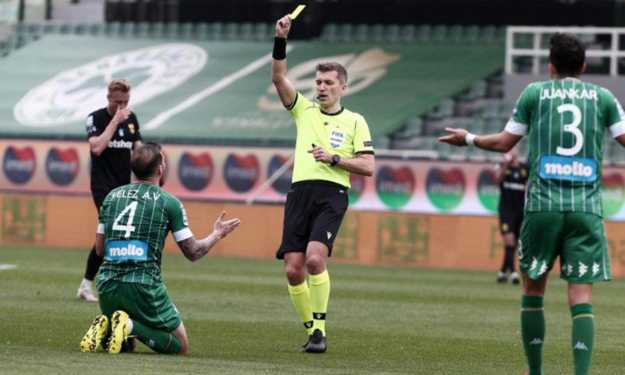 Βέλεθ: «Εδώ και 2 εβδομάδες παίζουμε με 10, πάντα έχω ελπίδες»