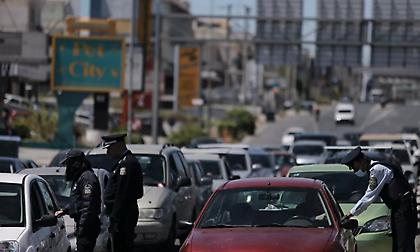 Κι αυτό το Πάσχα μένουμε… σπίτι: Τι οδήγησε την κυβέρνηση να πει «αντίο» στην έξοδο στα χωριά