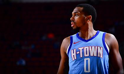 Χτύπησαν με μπουκάλι στο κεφάλι παίκτη των Ρόκετς έξω από κλαμπ στο Μαϊάμι!