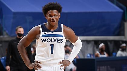 Έντουαρντς για το νέο αφεντικό των Τίμπεργουλβς: «Το μόνο που ξέρω είναι ότι τα είχε με την J-Lo»