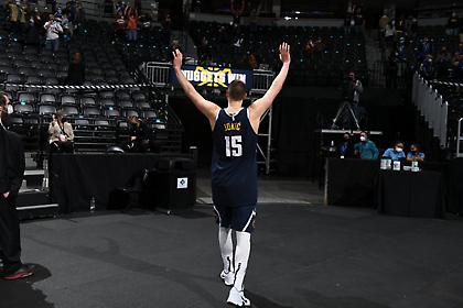 Ο Γιόκιτς έπιασε επίδοση… Αντετοκούνμπο (video)