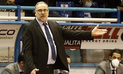 Σκουρτόπουλος: «Παλεύουμε να βρούμε μια νίκη για να μπούμε πλέι οφ»