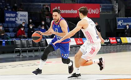 Κυριαρχική Εφές, ισοπέδωσε ξανά τη Ρεάλ και βγάζει «σκούπα»