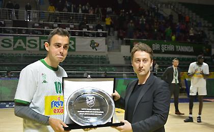 Ξέσπασε σε κλάματα ο Εντέρ Αρσλάν στο «αντίο» του στα γήπεδα (video)