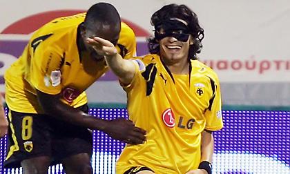 Ο Ζορό… Μπλάνκο ξαναχτυπά: Πανηγύρισε γκολ με μάσκα! (video)