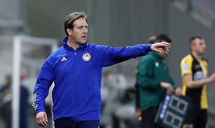 Το 7-3-0 του Ολυμπιακού στην ΑΕΚ με ξένους διαιτητές και το 14-2 του Πέδρο στο Χιμένεθ!