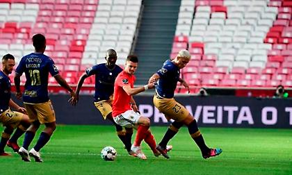 «Ζωντανή» για τη δεύτερη θέση η Μπενφίκα