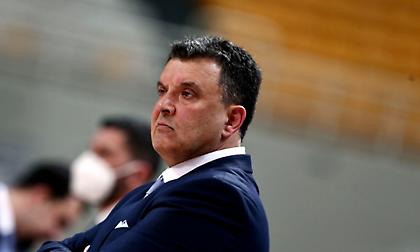 Αγγέλου: «Είμαστε πολύ καταπονημένοι, θέλουμε… σέρβις στο σώμα»