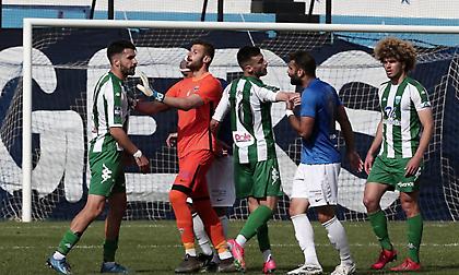 «Συναγερμός» με λιποθυμία φιλάθλου στο ματς στη Νεάπολη