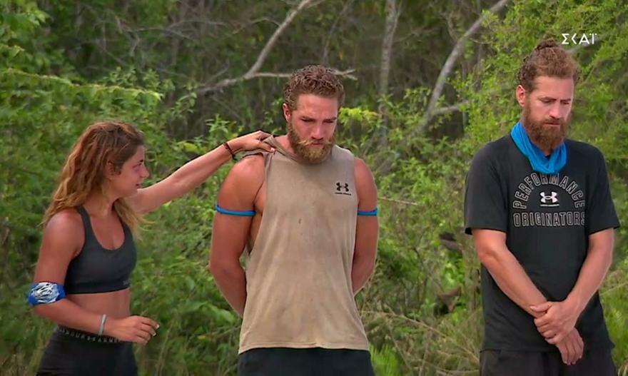 Survivor: Κλάματα σε Μπλε και Κόκκινους για το έπαθλο