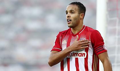 Ο Αραμπί με το περιβραχιόνιο του αρχηγού του Ολυμπιακού γίνεται 50% καλύτερος!