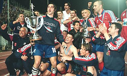 Το πλατινέ μαλλί του Καμίτση και η κεφαλιά του Ναλιτζή: Η βραδιά που ο «ιστορικός» έγραψε… ιστορία!