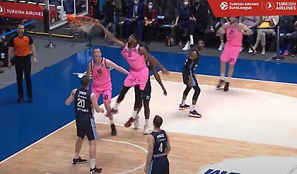 Φοβερός Ντέιβις στο Top 5 των Game 3 (video)