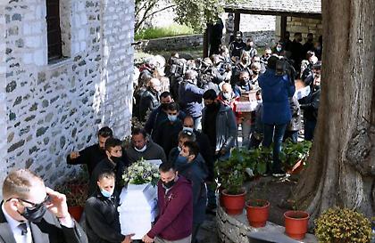 Τα SMS πριν το διπλό φονικό στη Μακρινίτσα: Οι ανατριχιαστικές συνομιλίες του δράστη με τη σύζυγο