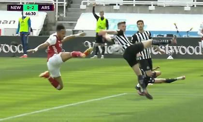 «Χτύπησε» και ο Ομπαμεγιάνγκ κόντρα στην Νιούκαστλ (video)