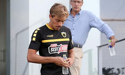 Έβγαλε βιβλίο με ποιήματα ο Ζεράλδες! (pic)