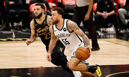 Επίσημο: Νέο δεκαήμερο συμβόλαιο στους Νετς ο Τζέιμς