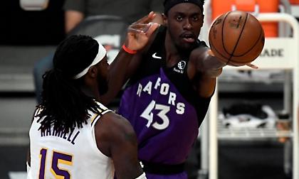 Μεγάλες νίκες για Ράπτορς και Μπλέιζερς