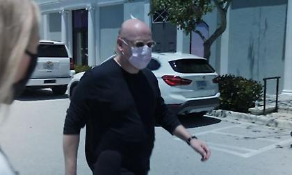 Δημοσιογράφος Skysports σε Γκλέιζερ: «Μήπως ήρθε η στιγμή να πουλήσετε την Γιουνάιτεντ»