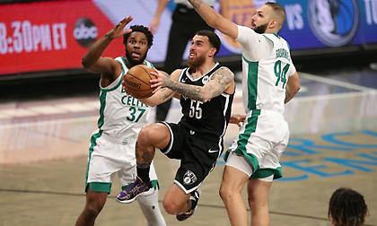 Νετς: Κρατούν μέχρι το τέλος της σεζόν τον Τζέιμς