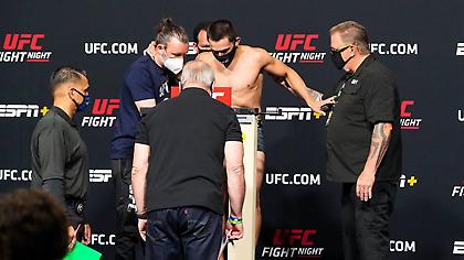 Μαχητής του UFC παραπατούσε στη ζύγιση και ο αγώνας του ακυρώθηκε (video)