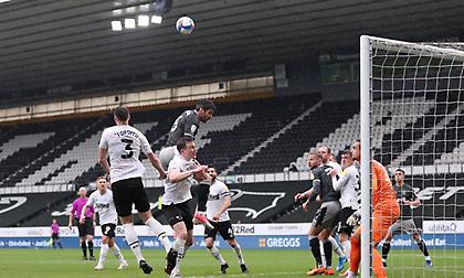 Σώθηκε στο... παρά ένα σε τρελή ματσάρα η ιστορική Ντέρμπι του Ρούνεϊ!