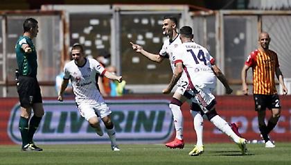 Έσπρωξε στον γκρεμό την Μπενεβέντο η Κάλιαρι με σκόρερ Λυκογιάννη - Φουλ για αστέρια η Αταλάντα