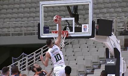 Τρομακτικό κάρφωμα από τον Ιωάννη Παπαπέτρου!