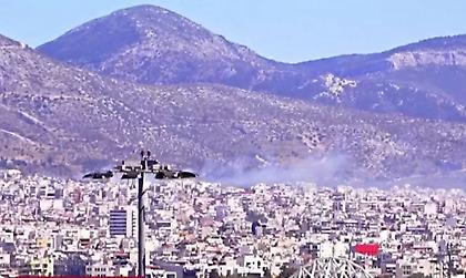 Υπό μερικό έλεγχο η πυρκαγιά σε αλσύλλιο στην Αργυρούπολη Αττικής