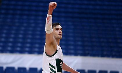 Χεζόνια: «Ευλογημένος για τον πρώτο τίτλο με την ομάδα που λατρεύω»