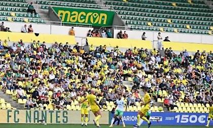 Ανοίγουν τα γήπεδα στη Γαλλία