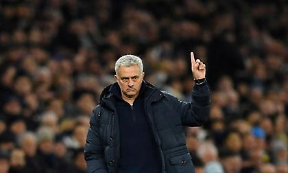 Μουρίνιο: «Δεν αφήνω την πίεση να επηρεάσει τη δουλειά μου»