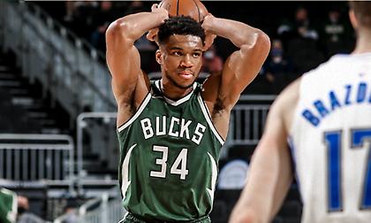 Επιστροφή στις νίκες για Μπακς με «διπλό» Γιάννη