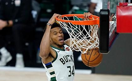 Τα highlights του «διπλού» Αντετοκούνμπο κόντρα στους Μάτζικ