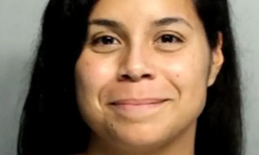 Τύπισσα τρύπωσε σε σχολείο παριστάνοντας τη μαθήτρια για να προωθήσει το προφίλ της στο Instagram!