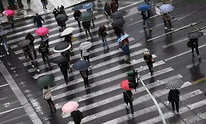 Καιρός σήμερα: Βροχές, καταιγίδες και μικρή πτώση της θερμοκρασίας