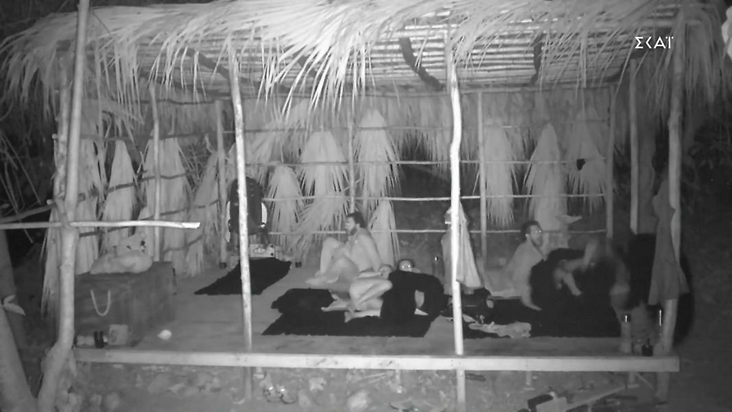Survivor: Ένα βατραχάκι έσπειρε πανικό στην καλύβα