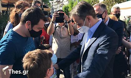 «Α πα πα, κάτι πρέπει να κάνουμε»: Η αντίδραση Μητσοτάκη σε ηλικιωμένη που δεν έκανε το εμβόλιο