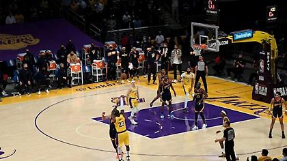 Ξανά και ξανά το τρίποντο του Λεμπρόν από παντού (video)