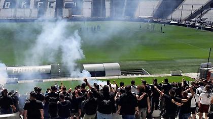 «Ντόπες» από τους οπαδούς του ΠΑΟΚ στην Τούμπα πριν τον τελικό