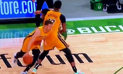 Χτύπησε στο χέρι σε σκριν του Αντεμπάγιο ο Γιάννης (video)