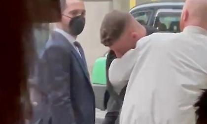 «Πέταξαν» τον Μπάρκλεϊ από μπαρ σε ημιλιπόθυμη κατάσταση (pics)