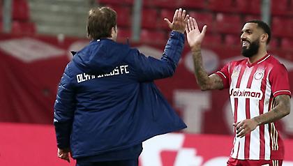 Η ενδεκάδα του Ολυμπιακού: Στόπερ ο Εμβιλά