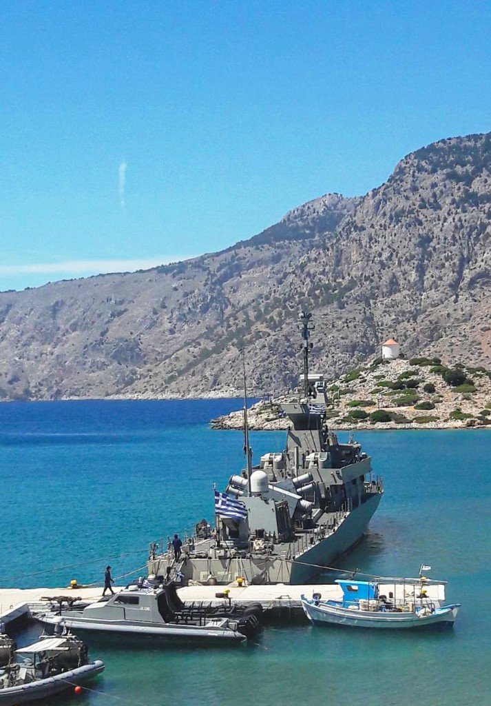 Πολεμικά πλοία: Εντυπωσιακές εικόνες από την «απόκρυψη»