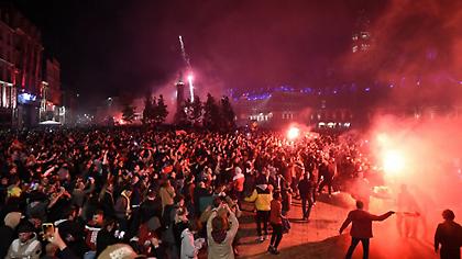 Τρελή αποθέωση στο Λιλ για τους πρωταθλητές!