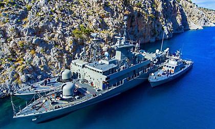 Εντυπωσιακές εικόνες από την «απόκρυψη» ελληνικών πολεμικών πλοίων σε βραχονησίδες (pics & video)